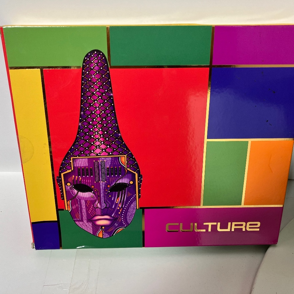 JUVIAS CULTURE & CULTURE 2 EYE SHADOW KIT NWT